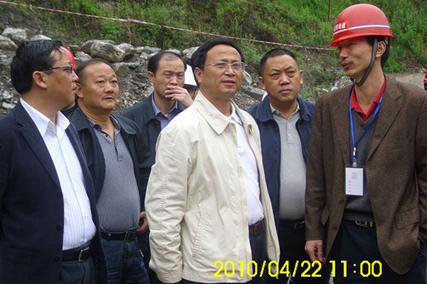 四川省國土資源廳廳長宋光齊來我公司項(xiàng)目現(xiàn)場視察并給予了高度評(píng)價(jià)